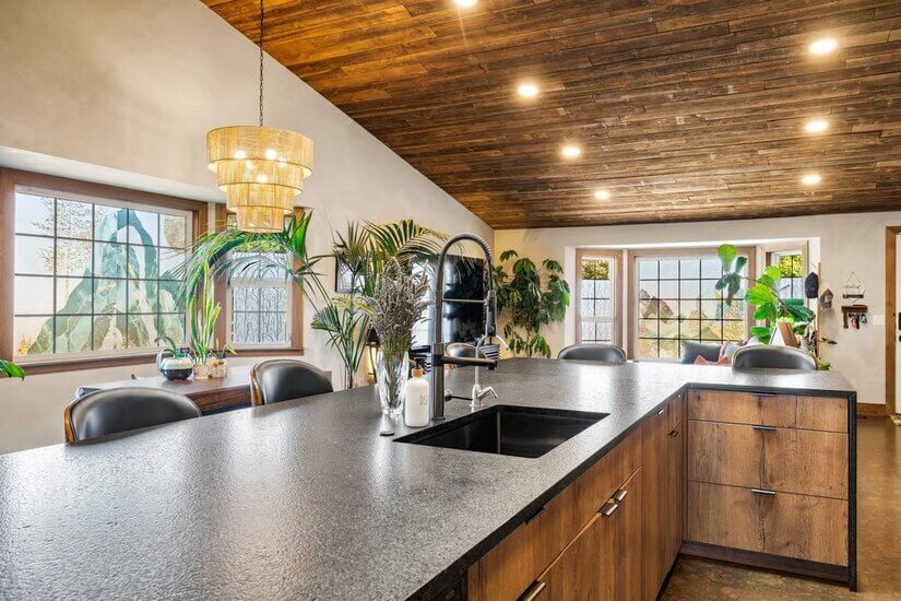 sink in island