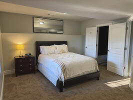 Primary Bedroom – Queen Bed