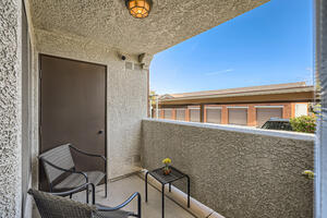 Charming 2 Bedroom Condo Gated Community