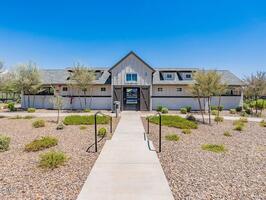 New 4 Bd 3 Ba Resort Style Mayo Pool BBQ