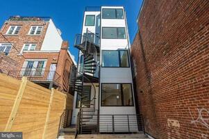 Modern DC Living for the Pros