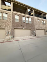 less than 5 minutes to whole foods/kroger