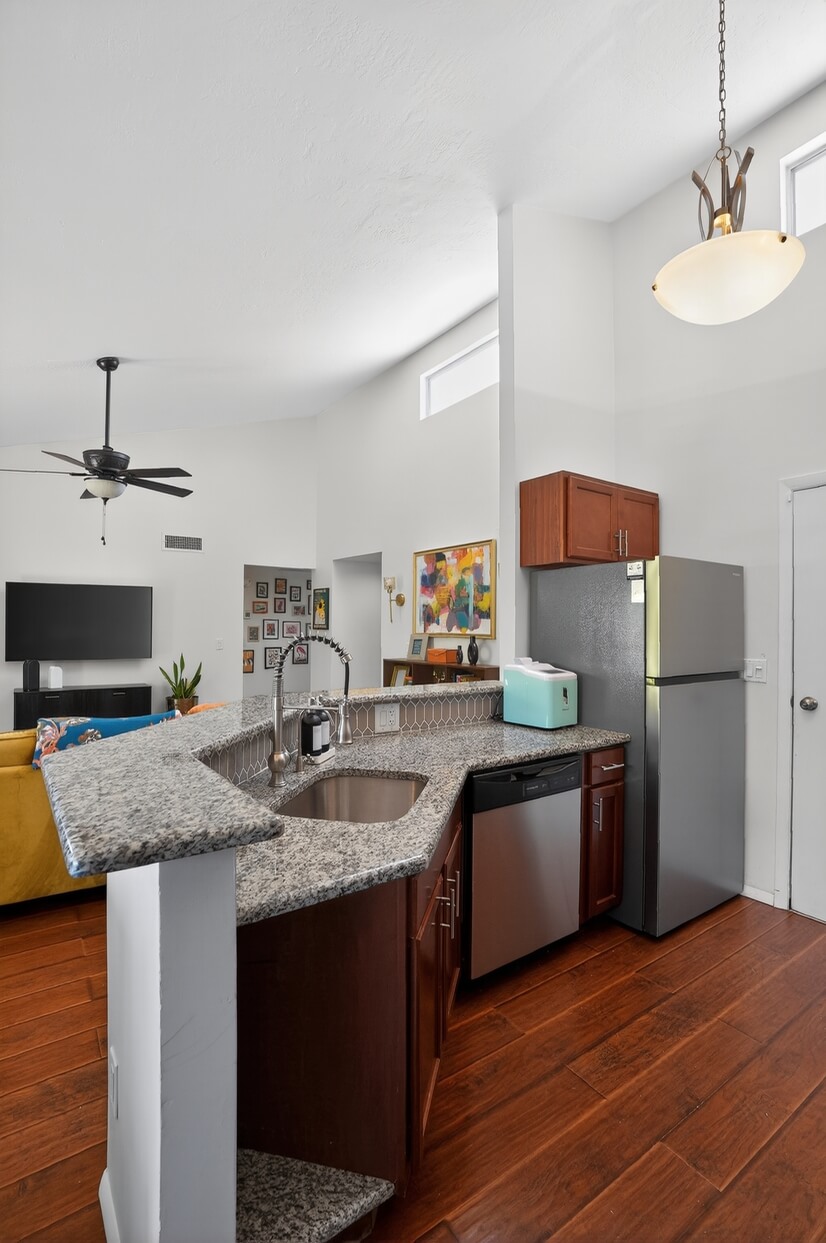 Furnished 2 bedroom