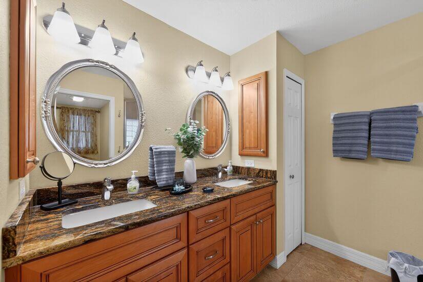 Master bathroom 1-3