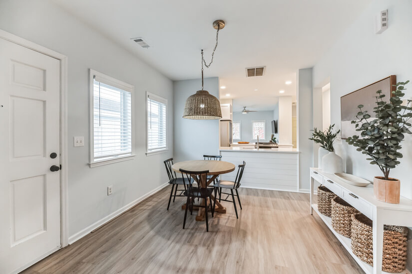  Beautiful Furnished Home In Charleston