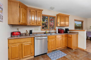 full kitchen with dishwasher