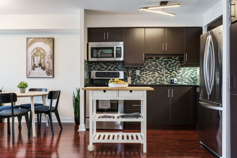 Upscale 1 Bd Condo in North York