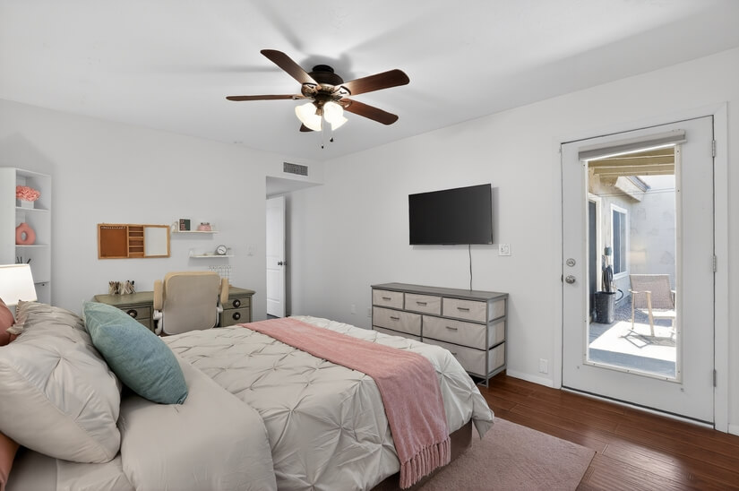 Furnished 2 bedroom
