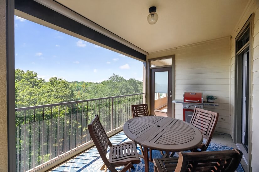 Furnished Lakeside Condo