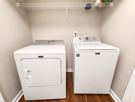 EV SkyCharge ATL  Executive Townhome
