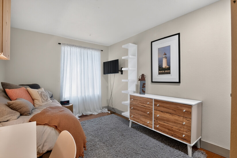 Charming Totem Estates Retreat Tech Wine