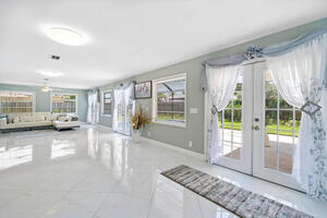 Spacious Lake Worth Beach Home 