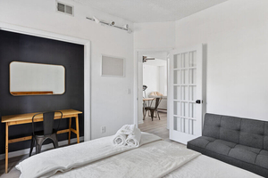 Bright Clean Modern 2BR UNCW Beach