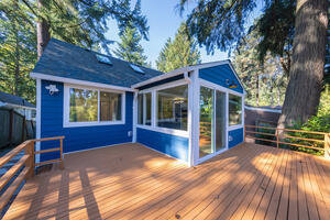 Lake Boren Waterfront Executive Home 