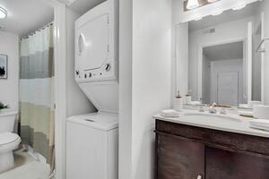 Bayshore Bliss with Pool and Gym