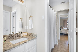 Walk to AM and Northgate King Beds Patio