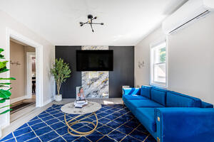 Cozy 3BR Westchester Home 30m to city