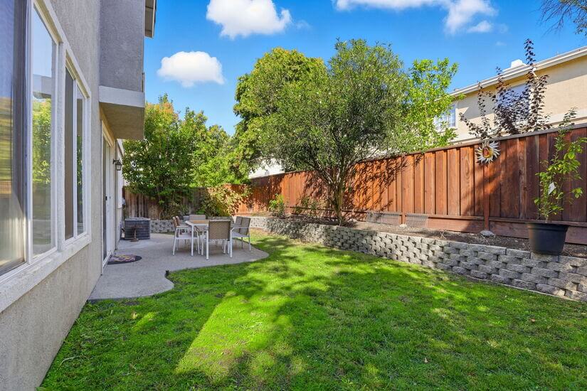 Modern Spacious 3 BD 25 BA King Office