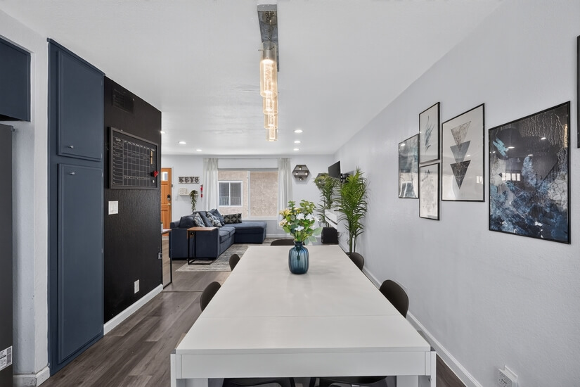Furnished 2 Bedroom Corporate Rental