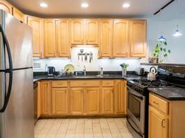 Fully equipped chef's kitchen