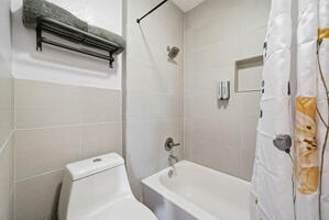 Master Bedroom bathroom