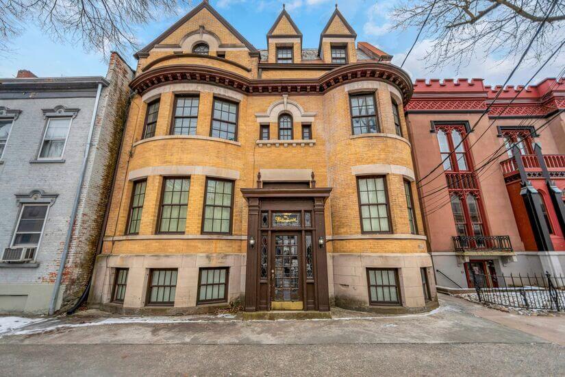 Fully Furnished Downtown Schenectady Uni