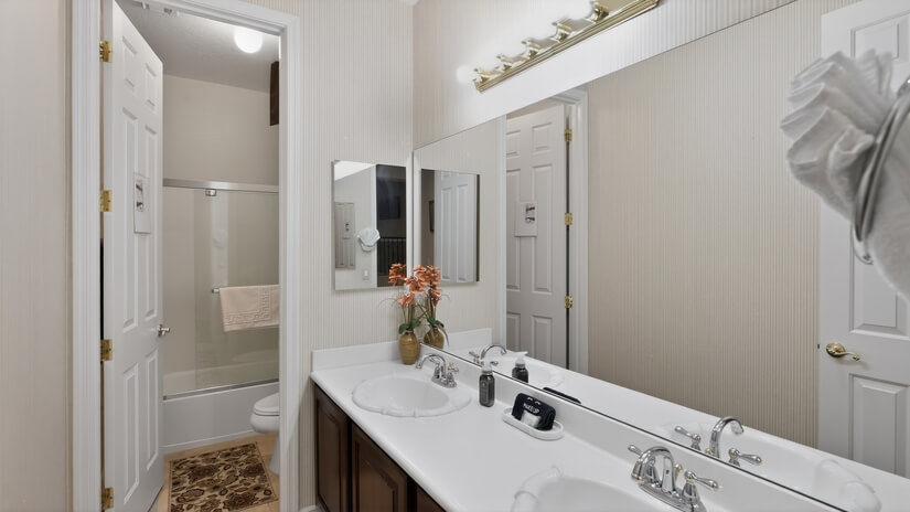 Full bathroom on the second floor