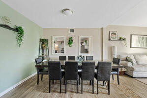 Dining Room (One large mirror is on the wall