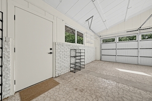 408 Meadowbrook Dr