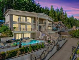 Vancouver Executive Luxury Home w/ View