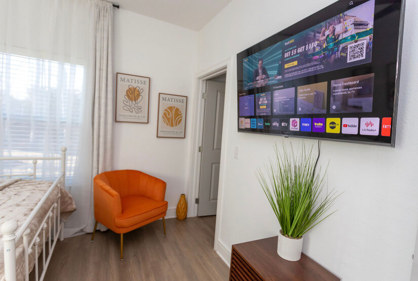 Furnished Apt with pool in Charlotte NC