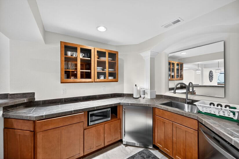 Furnished 1 bd Spacious apartment