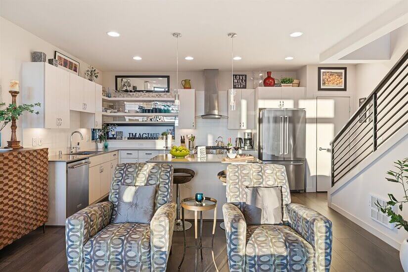 Spacious Luxury View TH  Near  Downtown