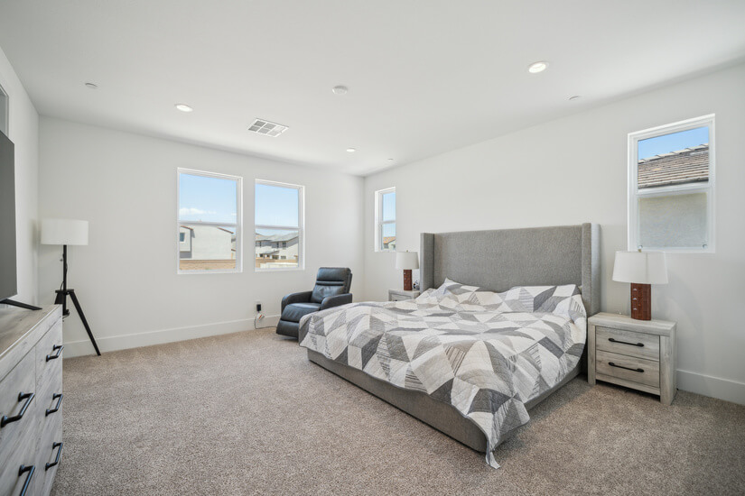 New 4BR Luxury Home with Amenities 