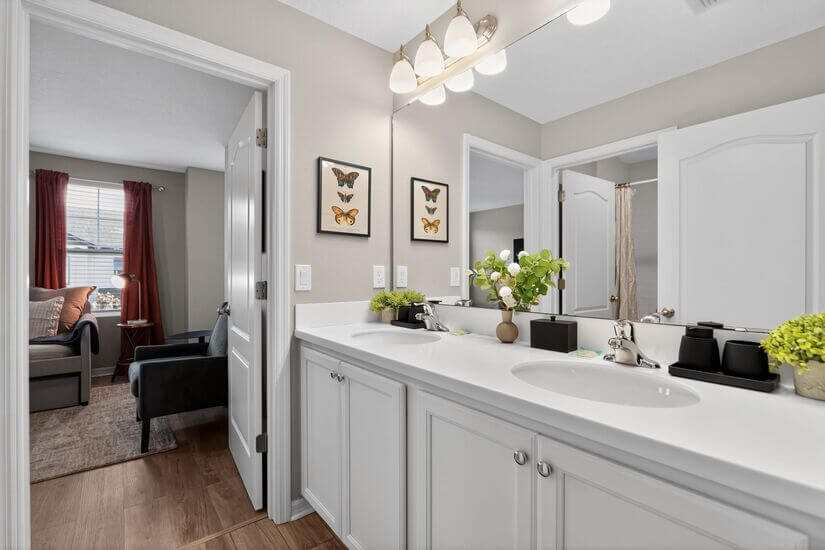 AMAZING 4BD 3 and Half Bath Townhouse