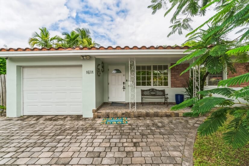 Beach look Entry Porch