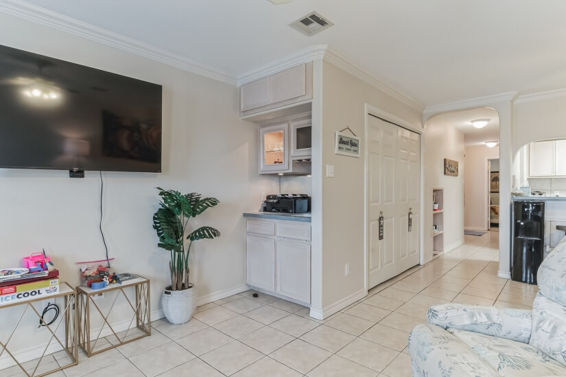 Corpus Christi Furnished on the Canal