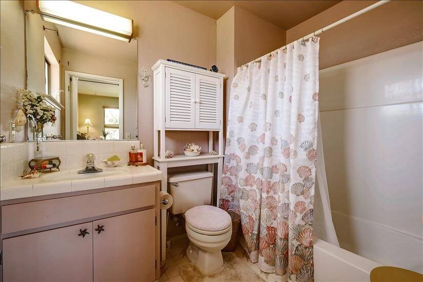 2nd bathroom