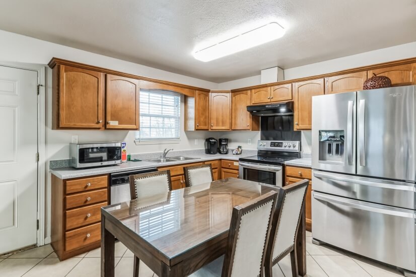 4 person dining table