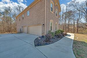 3-car Garage
