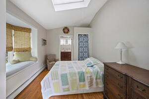 1st Floor Bedroom (Double Bed)