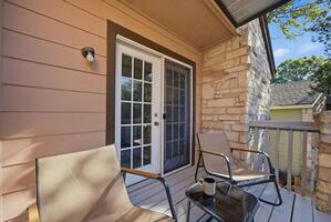 2BR house w Loft Near Downtown Austin
