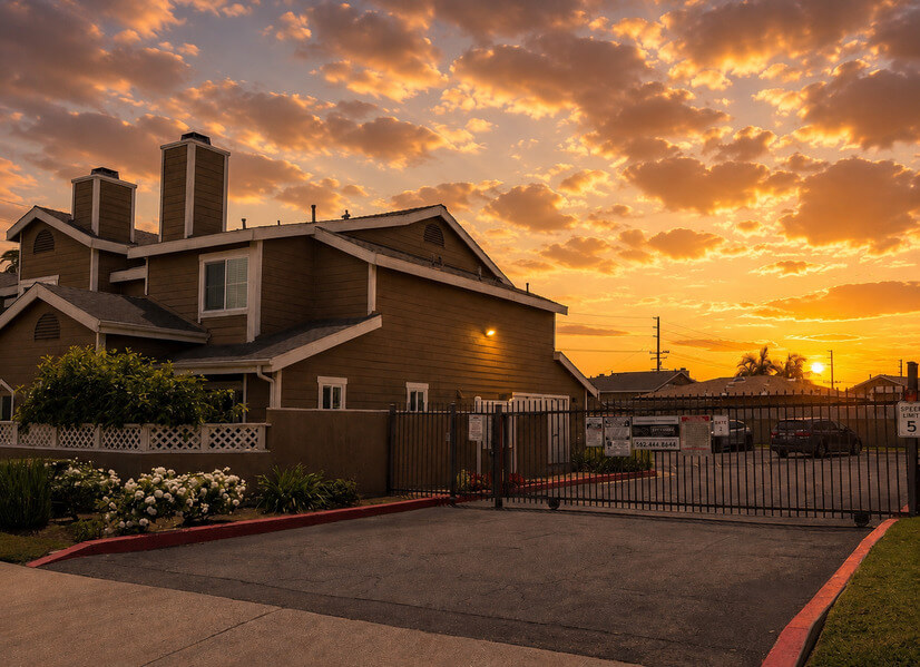 Furnished Townhome in Commerce CA