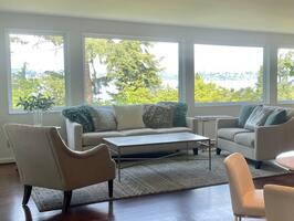 Relax in the bright living / family room