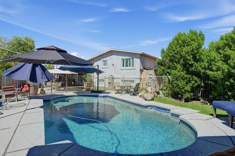 Beautiful Oasis Resort Style Living