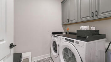 Furnished 2 Bedroom Condo near Galleria