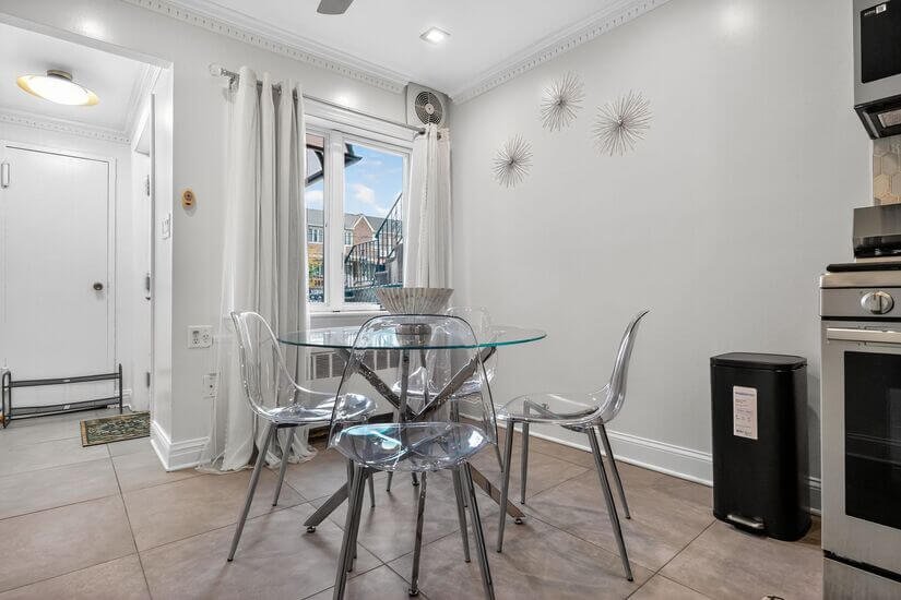 Eating area that seats four(4)