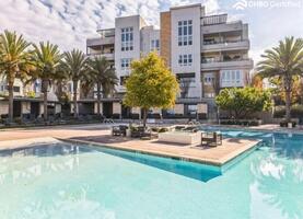Modern 2BR and Office Condo w Parking