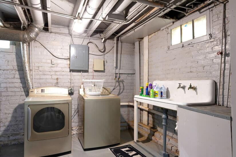 Midtown Beauty, Blackstone Neighborhood