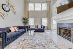 Huge Living Room w/ Fireplace & Smart TV